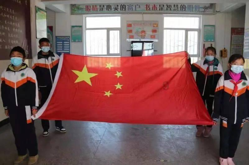 小猫钓鱼游戏龙王版有船
